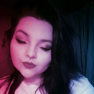 Meet your Posher, Holleena